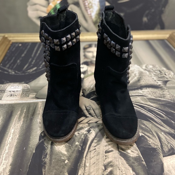 🎅Winter Rockstudd Boot. Size - 38. Colour - Black